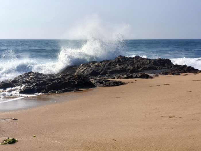 Schöne Gischt vor Villa Cha Portugal 7